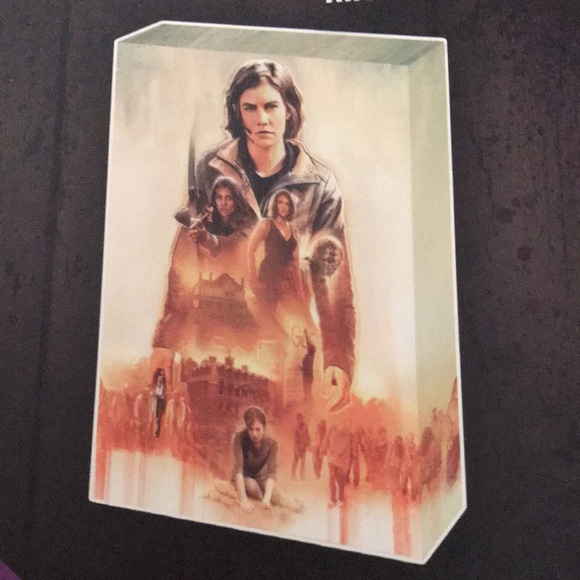 AMC The Walking Dead official Supply Drop Canvas Collection 3 of 4 Maggie Green - Picture 3 of 6